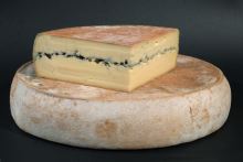 Sýr Morbier L.Cru Vážený 200g Francie - Kravský - s popelem v řezu